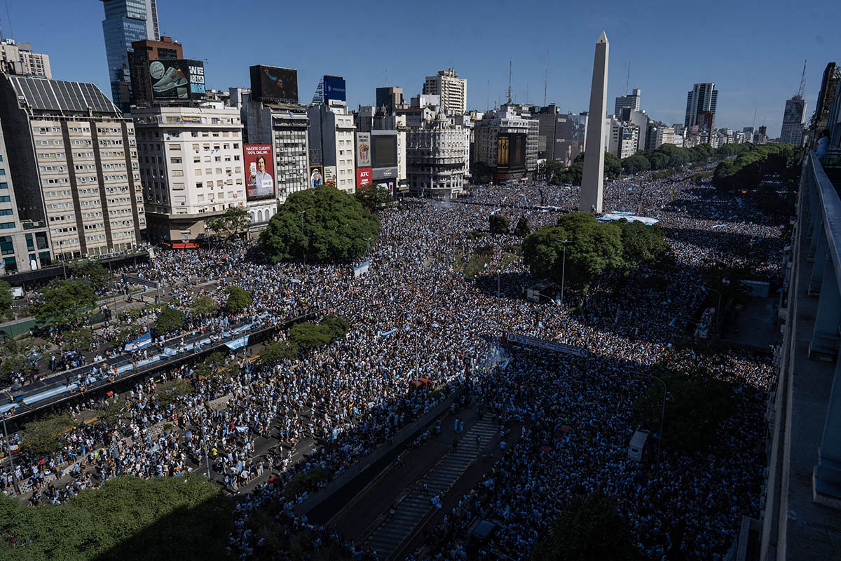 Аргентина празднует победу в чемпионате мира по футболу 2022 года. Буэнос-Айрес, Аргентина. Фото Martin Zabala/Xinhua/CHINE NOUVELLE/SIPA/Scanpix/LETA