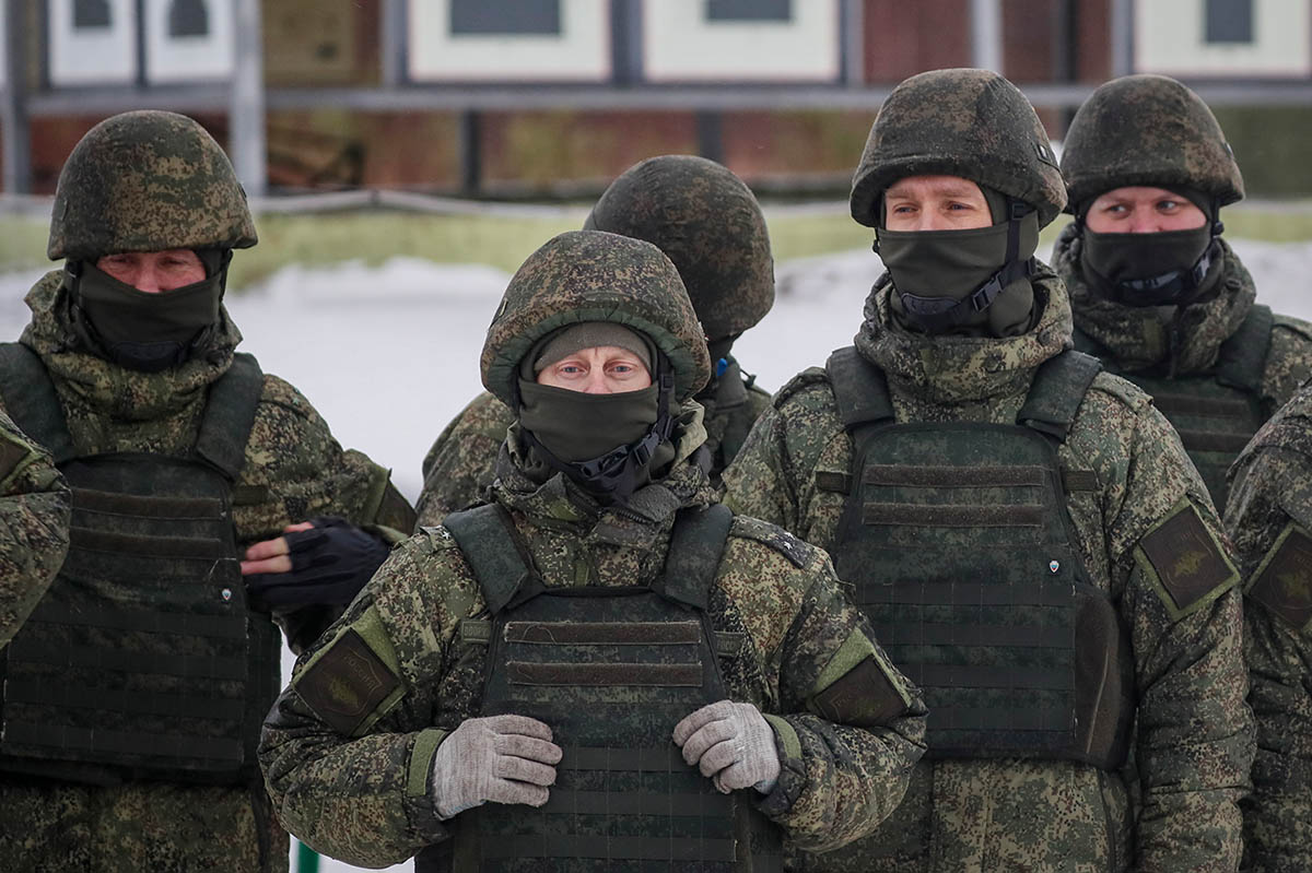 Мобилизованные военнослужащие в учебном центре. Фото YURI KOCHETKOV/EPA/Scanpix/LETA