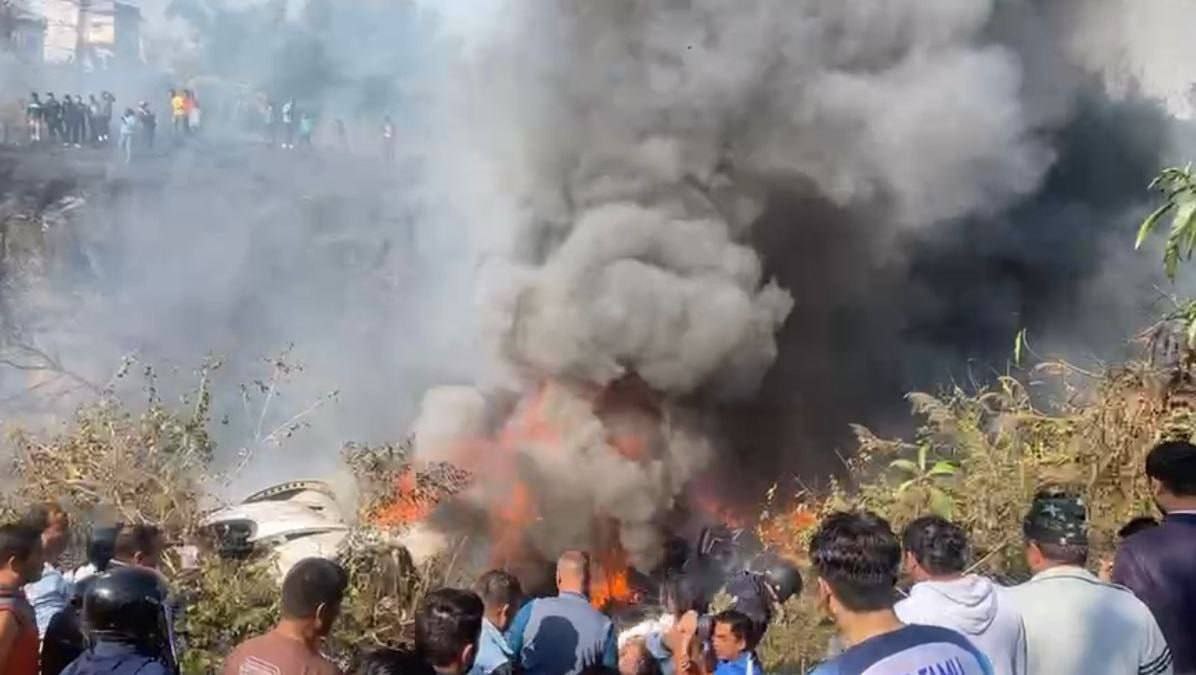 Крушение самолета в Непале. Скриншот с видео HindustanTimes