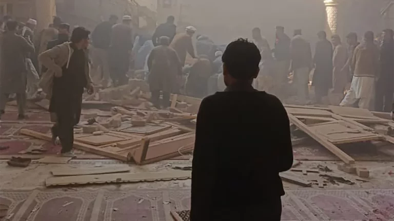Взрыв в мечети. Скриншот с видео Youtube.com
