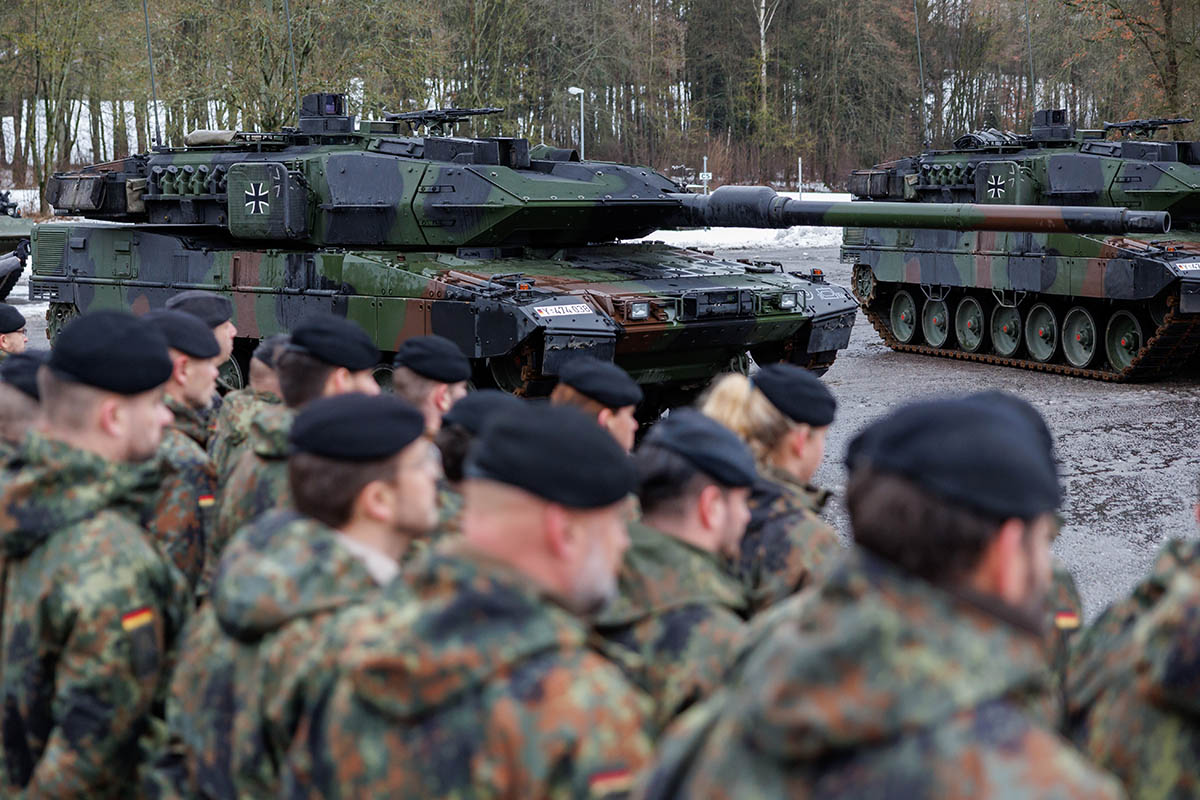 Новые танки Leopard 2 немецкой армии. Фото Daniel Karmann/dpa/Scanpix/LETA