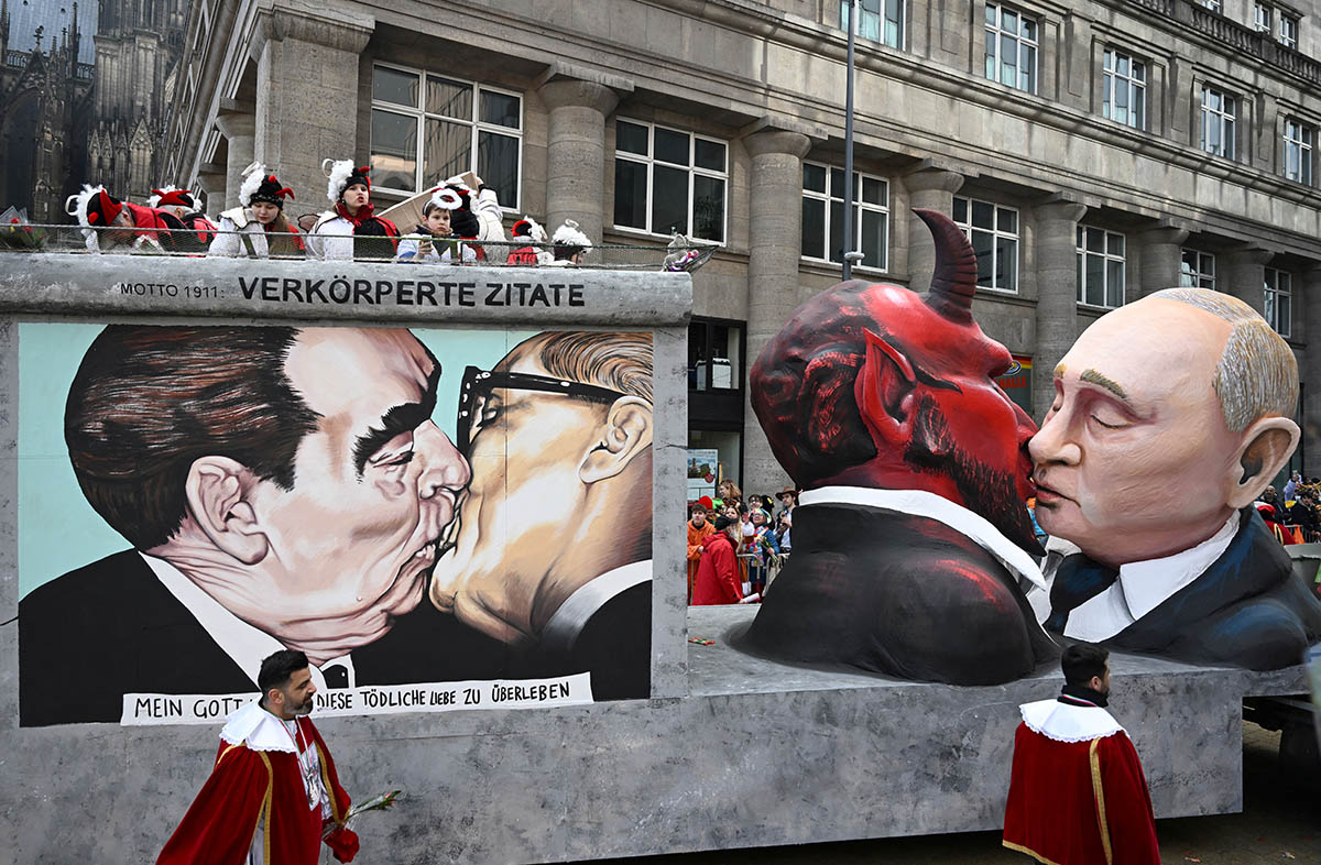 Традиционный карнавальный парад «Розовый понедельник» в Кельне, Германия. Фото Jana Rodenbusch/REUTERS/Scanpix/Leta