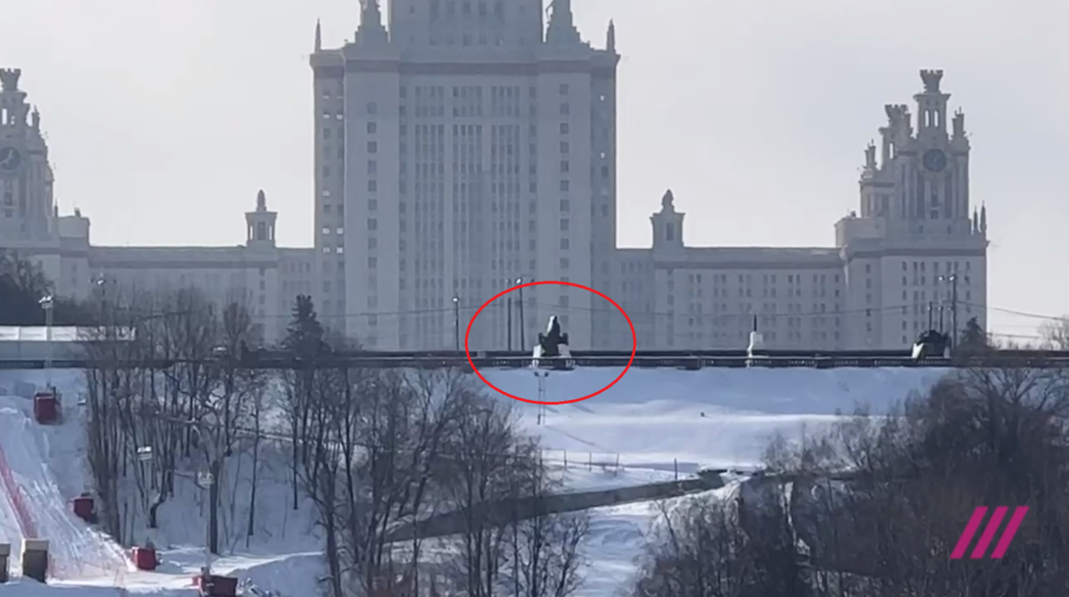 ЗРК «Панцирь С-1» на Воробьевых горах в Москве. Скриншот эфира телеканала «Дождь».