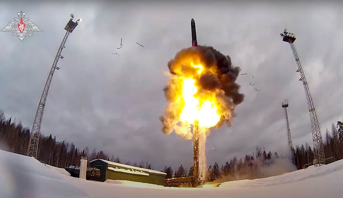 Запуск межконтинентальной баллистической ракеты «Ярс» с аэродрома во время военных учений. Фото Пресс-служба Минобороны России/AP/Scanpix/Leta