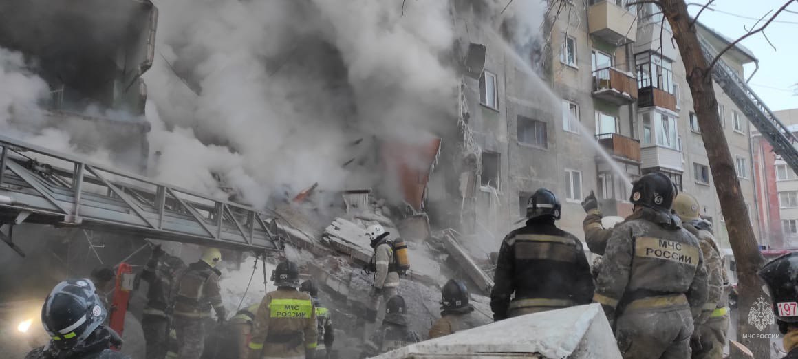 Последствия взрыва в жилом доме в Новосибирске. Фото: ГУ МЧС по Новосибирской области.