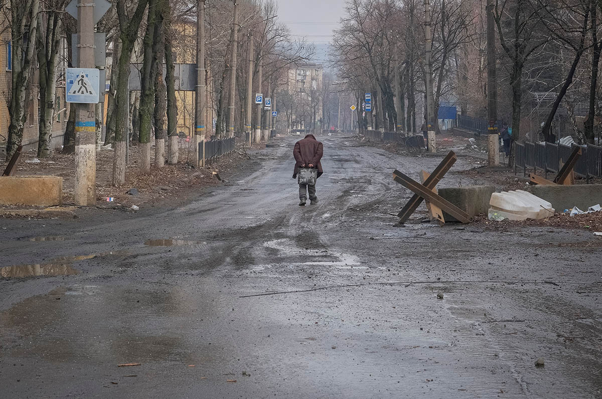 Улица в прифронтовом городе Бахмут, Украина, 27 февраля 2023 года. Фото Alex Babenko/REUTERS/Scanpix/LETA