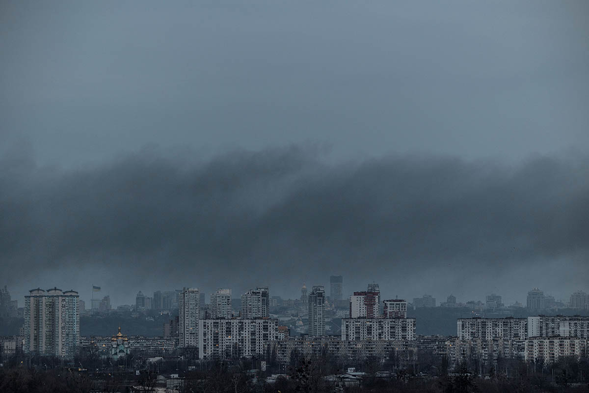 Дым над Киевом после российского ракетного удара. 9 марта 2023 года. Фото Vladyslav Sodel/REUTERS/Scanpix/LETA