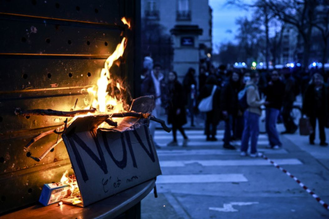 Протесты против пенсионной реформы в Париже. Фото Christophe Petit Tesson/EPA/Scanpix/LETA