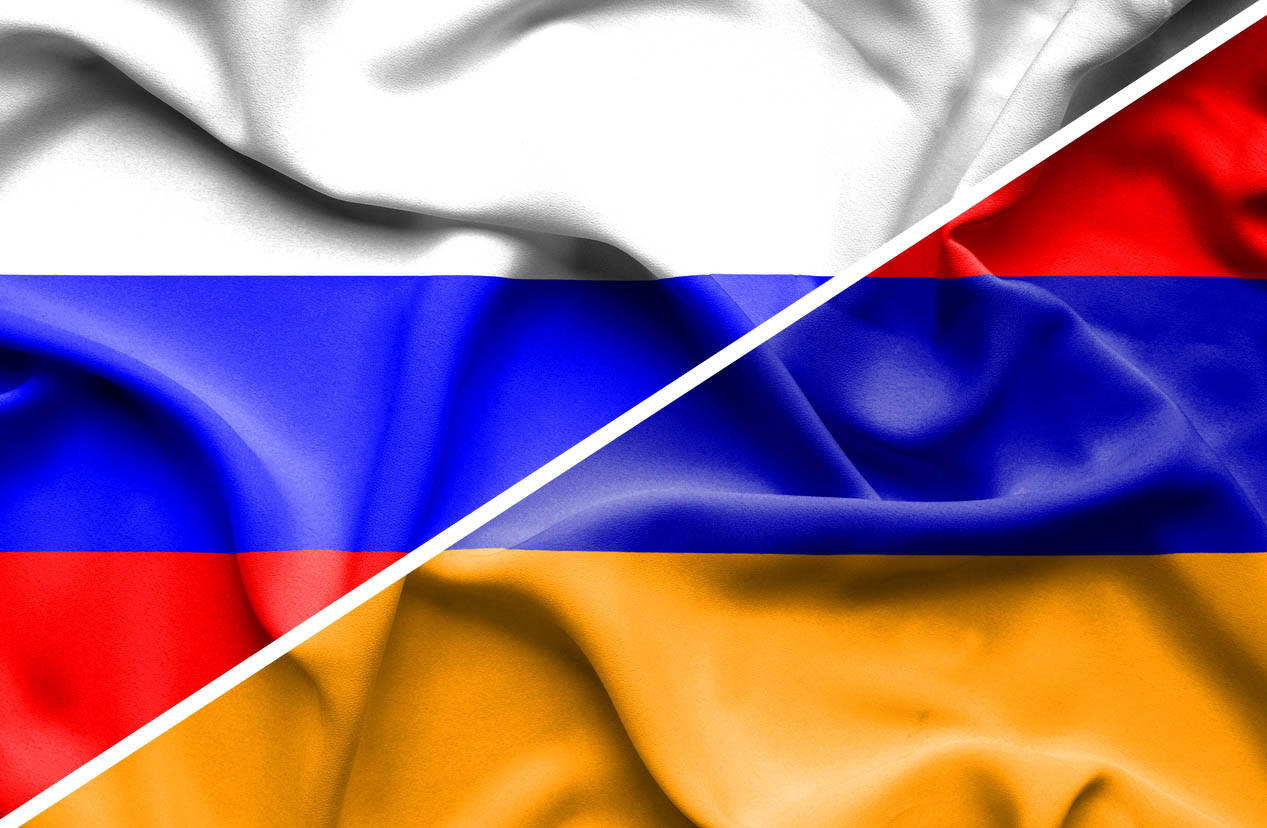 Флаги России и Армении. Фото alexis84 по лицензии Istockphoto