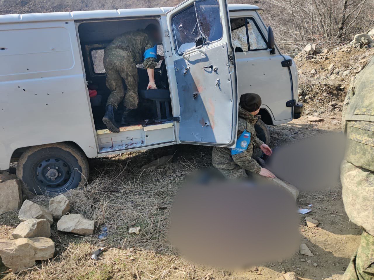Расстрелянный УАЗ в Нагорном Карабахе. Фото Инфоштаба республики