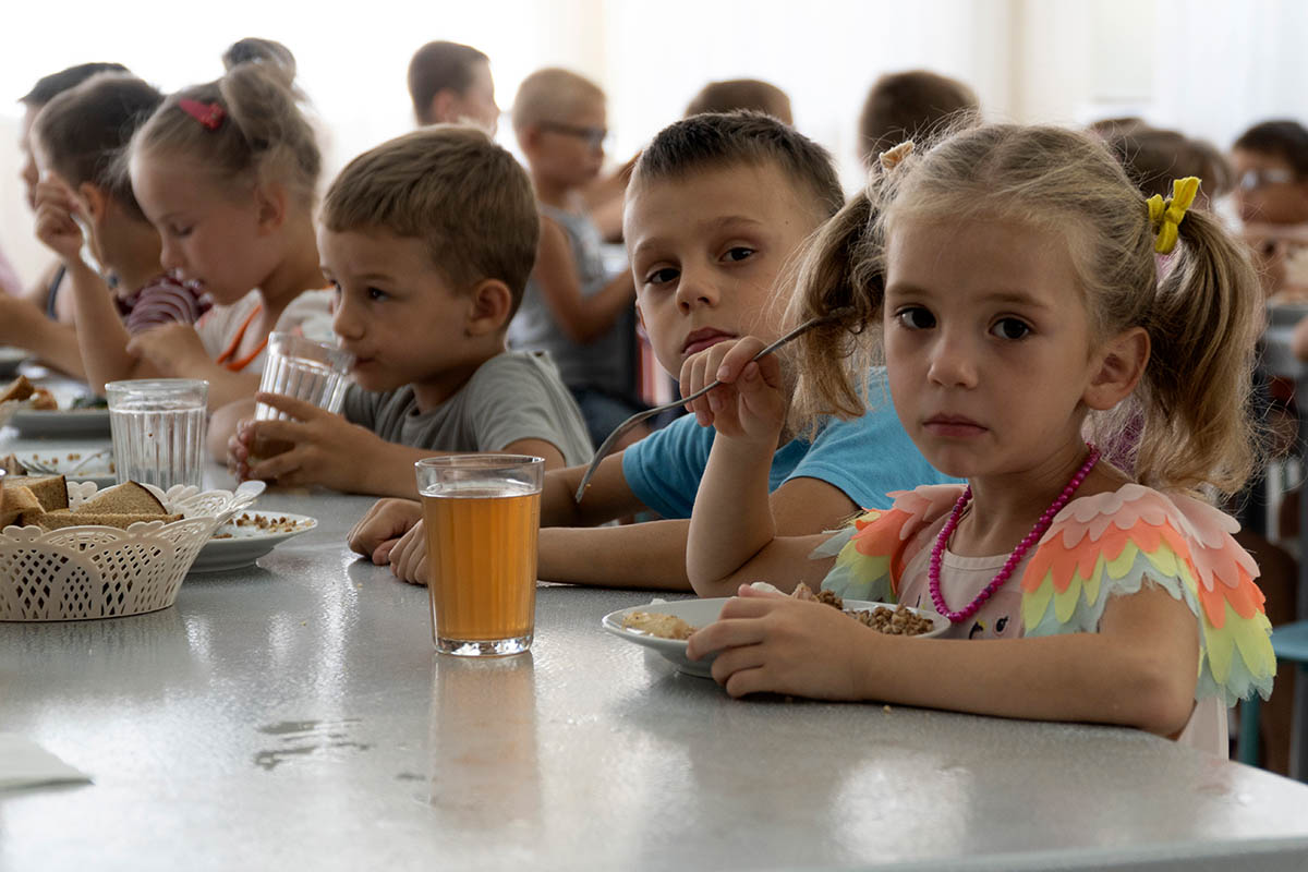 Украинские дети из детского дома в Донецкой области в лагере в Ростовской области, Россия. Фото AP Photo/Scanpix/LETA