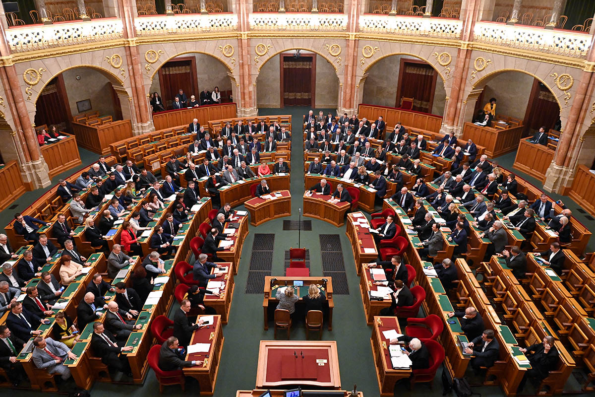 Парламент Венгрии голосует за заявку на вступление Финляндии в НАТО. Фото Denes Erdos/AP Photo/Scanpix/LETA