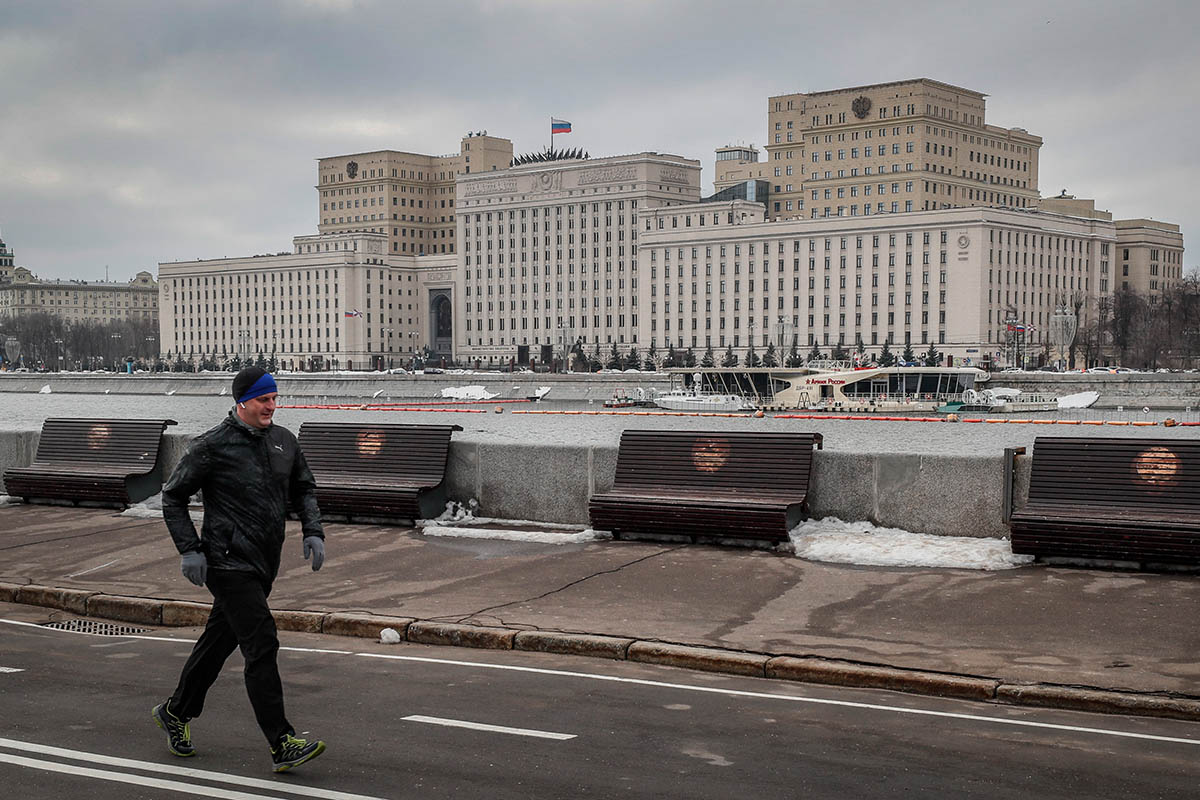 Здание Минобороны России в Москве. Фото YURI KOCHETKOV/EPA/Scanpix/LETA