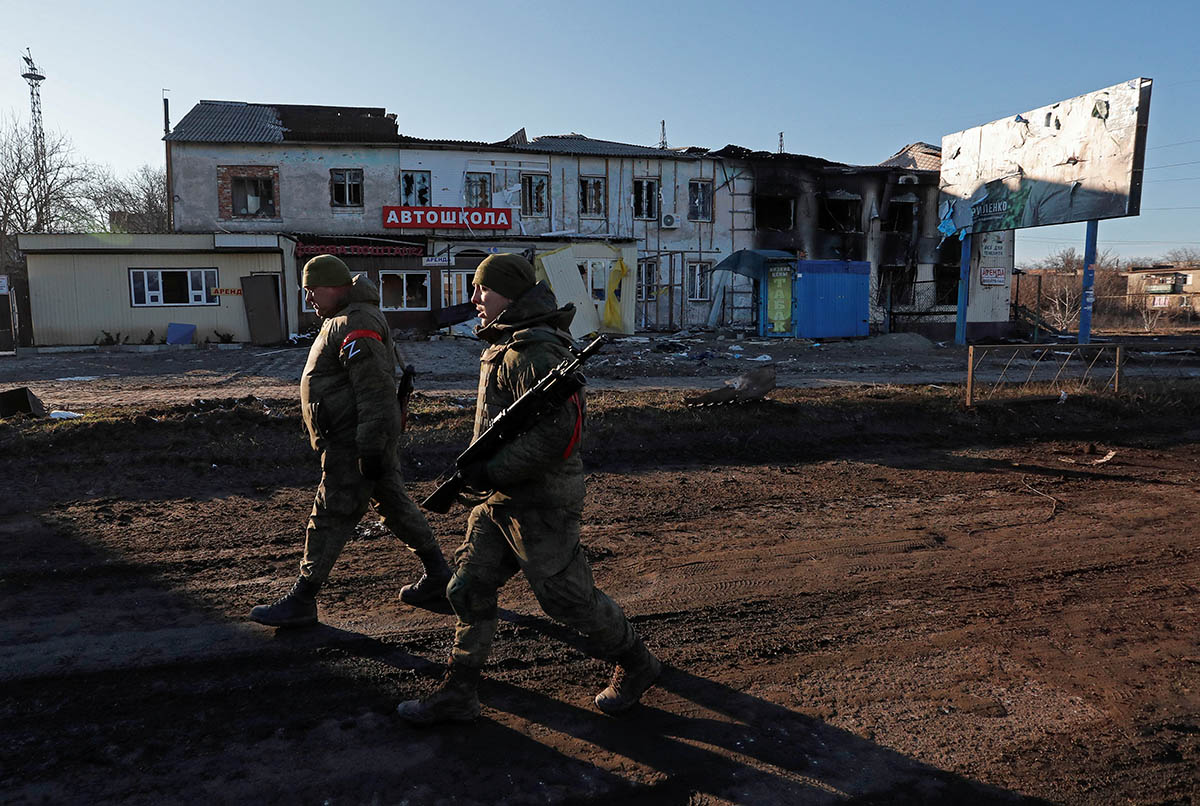Военнослужащие пророссийских войск в городе Волноваха в Донецкой области. Фото Alexander Ermochenko/REUTERS/Scanpix/Leta