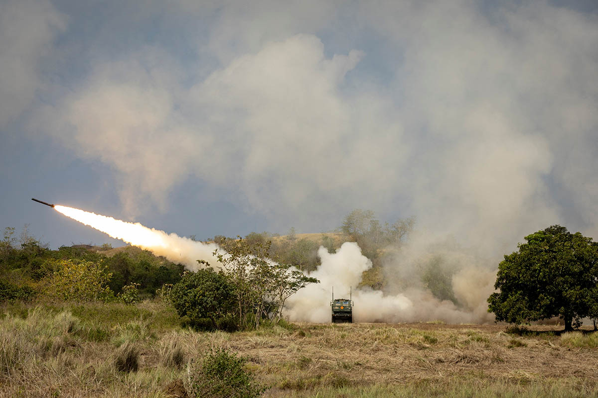 Запуск высокомобильной артиллерийской ракетной системы HIMARS. Фото Eloisa Lopez/REUTERS/Scanpix/LETA