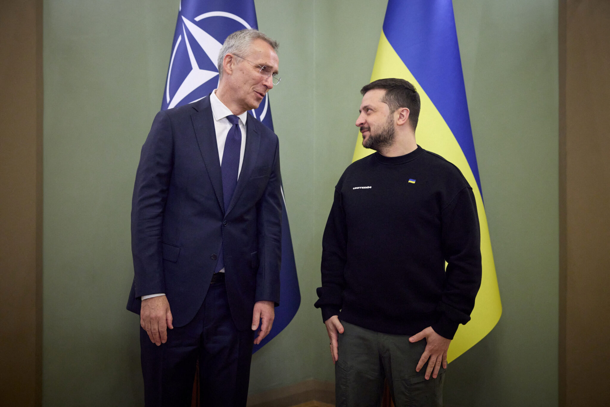 Генсек НАТО Йенс Столтенберг и президент Украины Владимир Зеленский 20 апреля 2023 года. Фото Reuters / Scanpix / LETA.