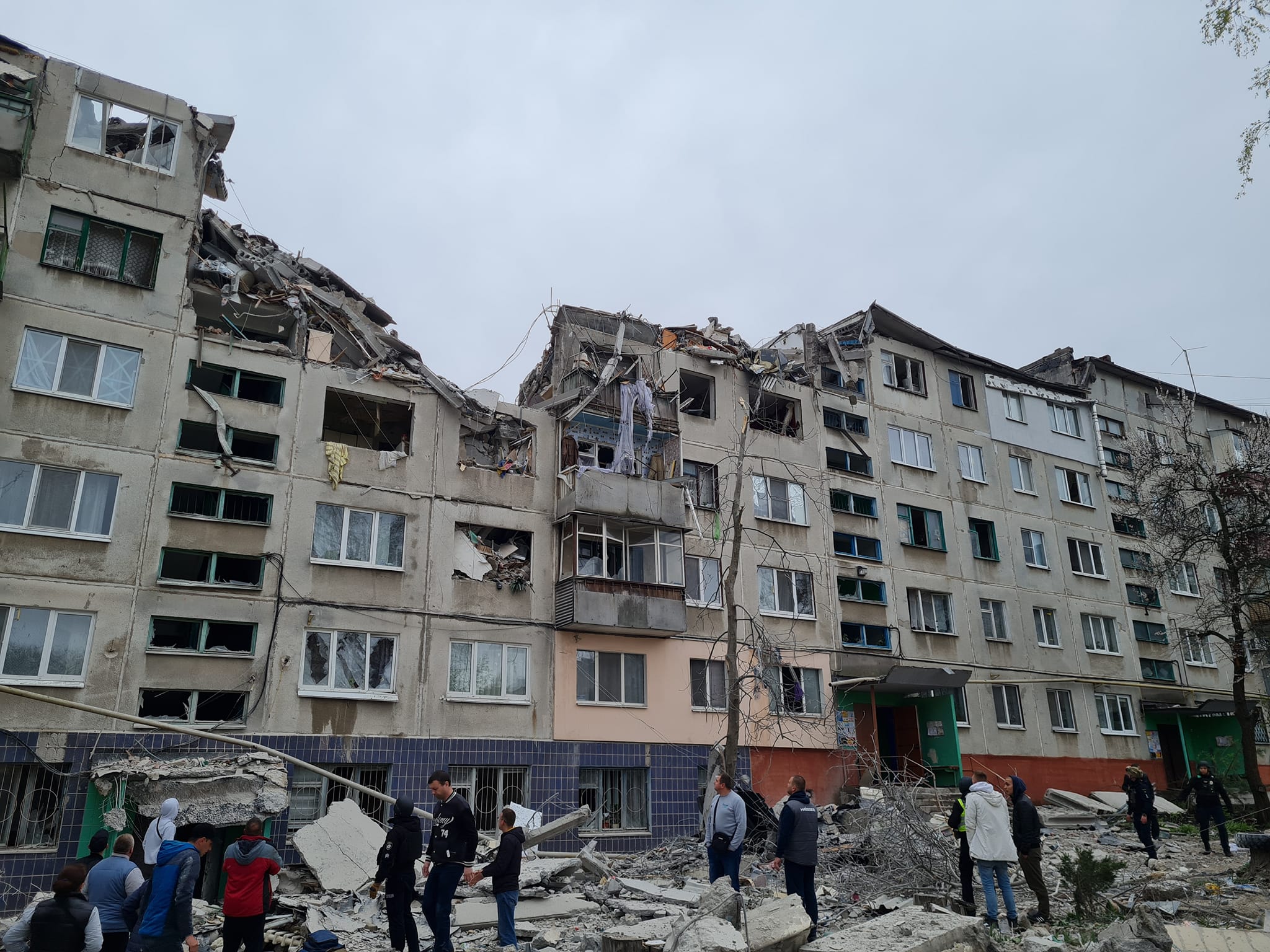 Разрушенный жилой дом в Славянске. Фото Павла Кириленко/Facebook