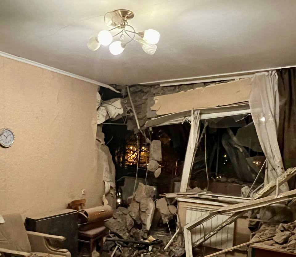 Последствия взрыва бомбы в квартире в Белгороде 20 апреля 2023 года. Фото телеграм-канала Вячеслава Гладкова