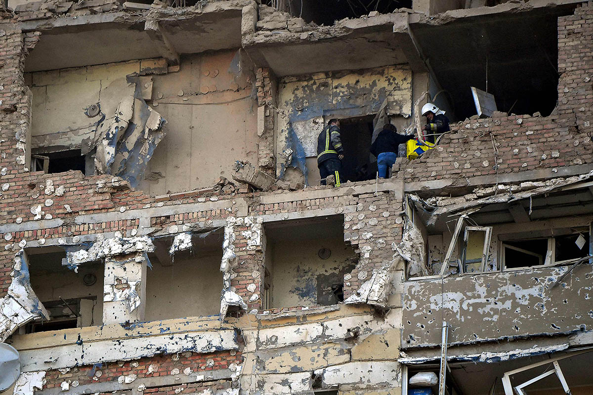 Последствия атаки российских беспилотников на Киев. 30 мая 2023 года. Фото Sergei SUPINSKY/AFP/Scanpix/LETA