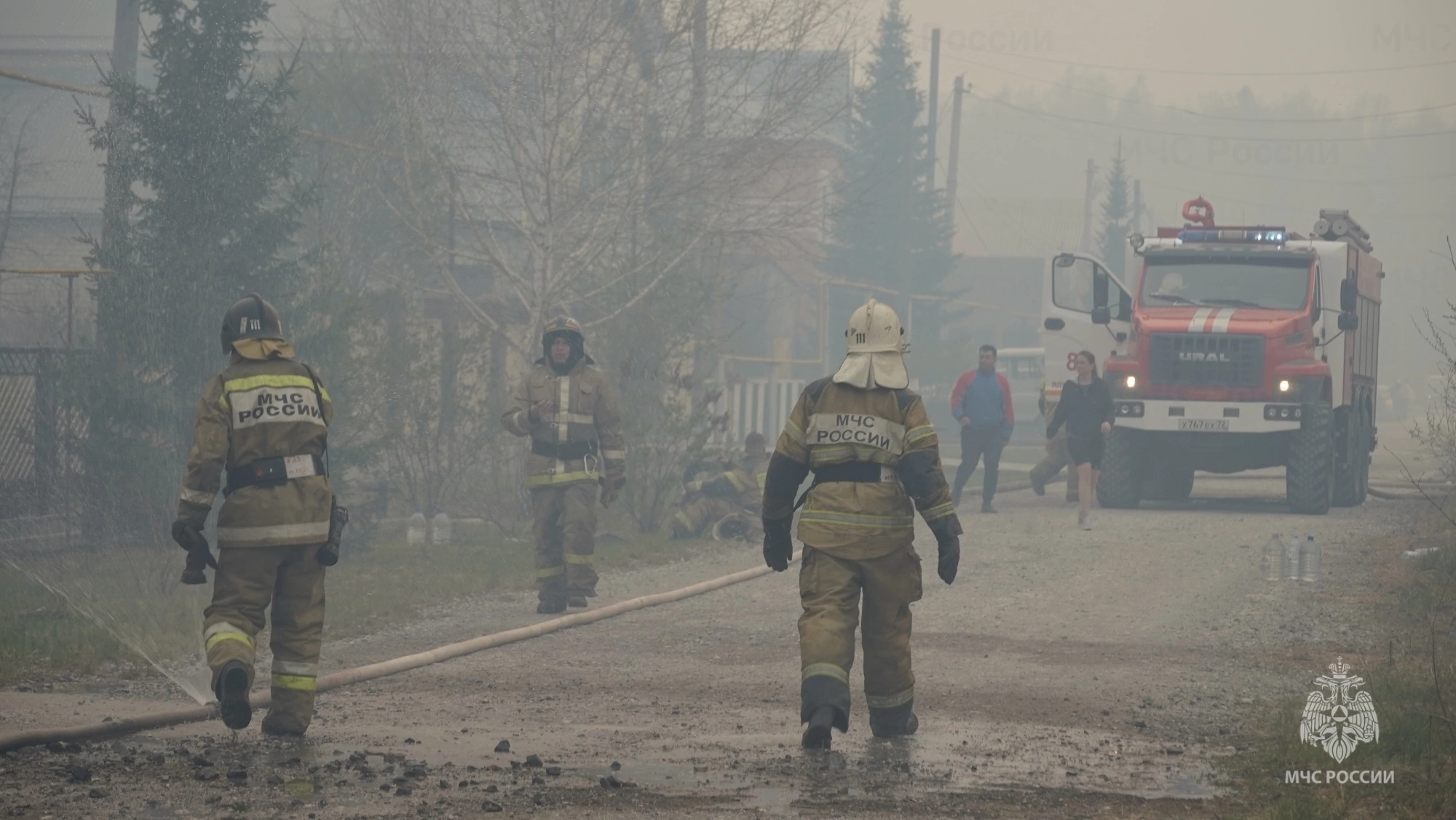 Тушение пожара в Тюменской области. Фото ГУ МЧС региона