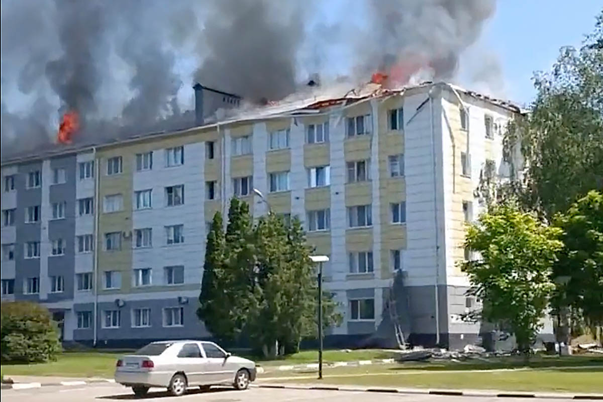 Дом в Шебекино попавший под обстрел, Белгородская область. Скриншот видео WWWNNRU/Twitter