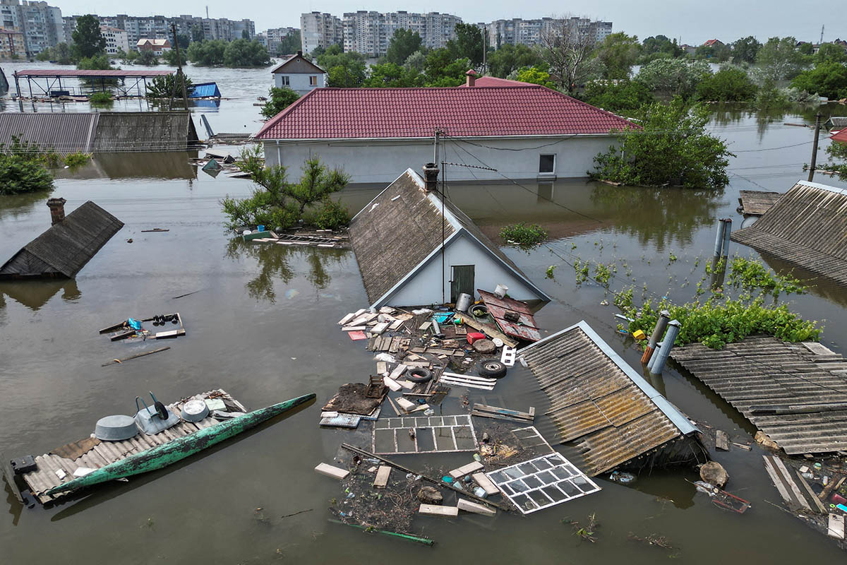 Вид на затопленные жилые дома в Новой Каховке. Фото Vladyslav Smilianets/REUTERS/Scanpix/Leta