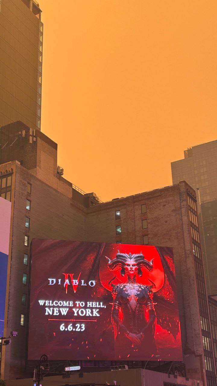 Реклама компьютерной игры Diablo в Нью-Йорке 8 июня 2023 года