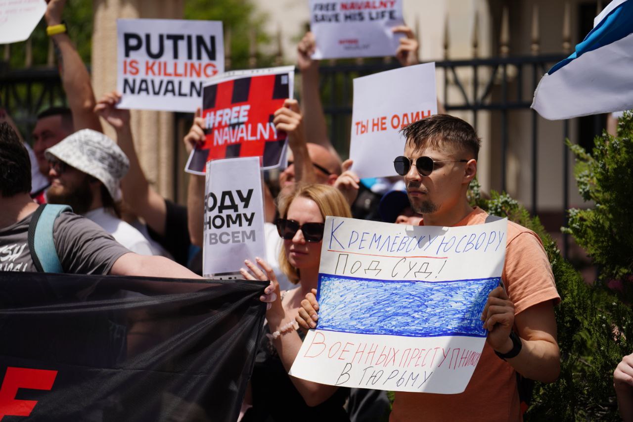 Акция в поддержку Алексея Навального в Тбилиси. Фото: корреспондент "Спектра"