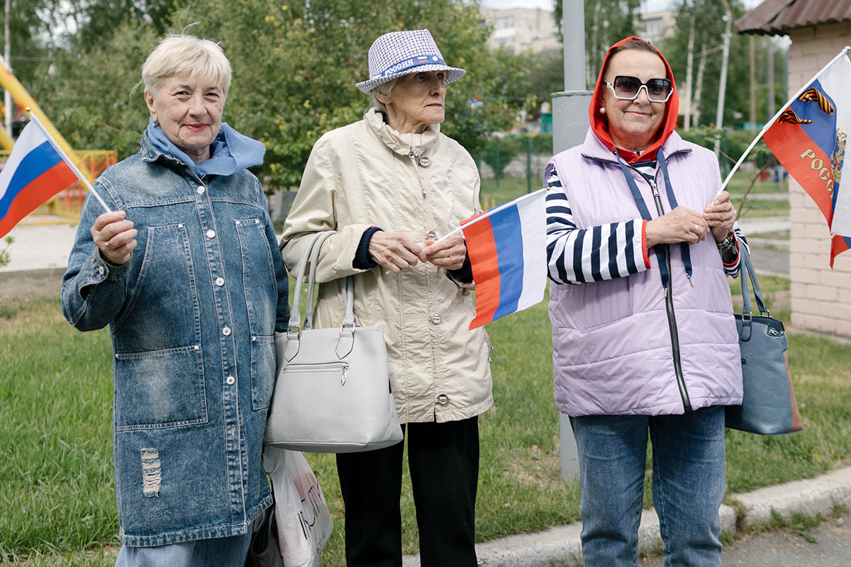 Дамы. Слева направо: Надежда, Неля и Татьяна. Фото Аня Марченкова для SpektrPress