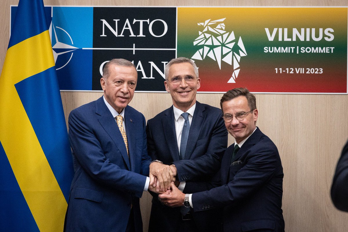 Президент Турции Реджеп Тайип Эрдоган, генсек НАТО Йенс Столтенберг и премьер-министр Швеции Ульф Кристенссон. Фото Twitter Йенса Столтенберга.