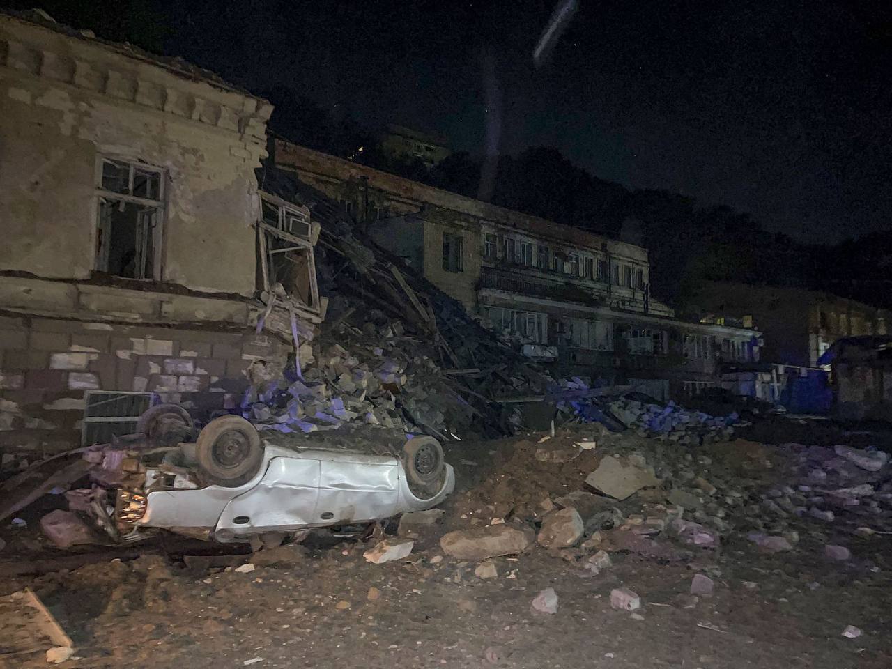 Последствия удара по Одессе в ночь на 23 июля 2023 года. Фото из телеграм-канала Олега Кипера.