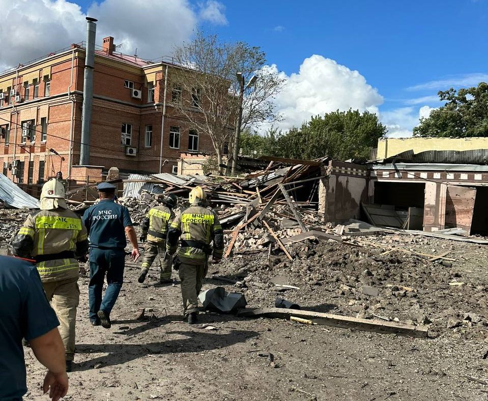 Место взрыва в Таганроге. Фото телеграм-канал губернатора Ростовской области Василия Голубева.