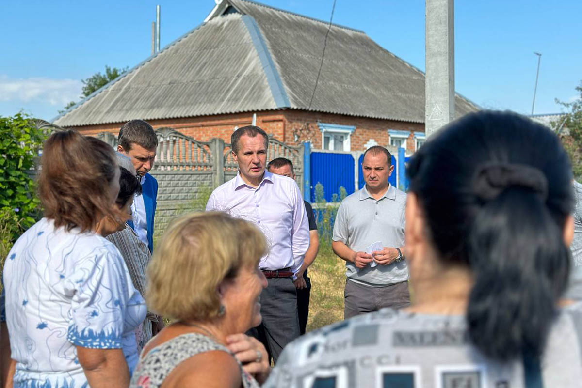Вячеслав Гладков на встрече с жителями Белгородской области. Фото vvgladkov/Telegram