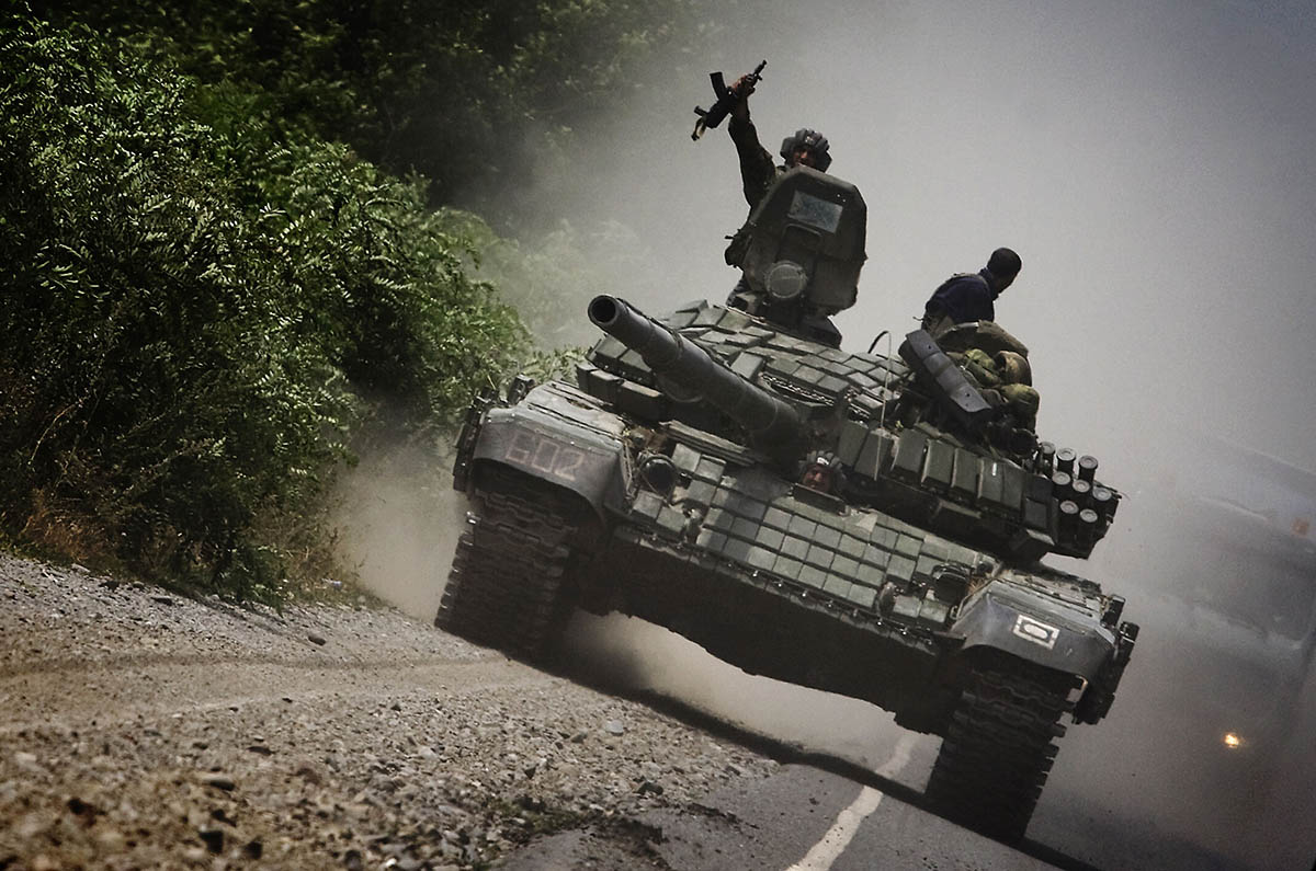 Грузинские танки в районе Гори, 11 августа 2008 года. Фото MARCO LONGARI/AFP PHOTO/Scanpix/LETA