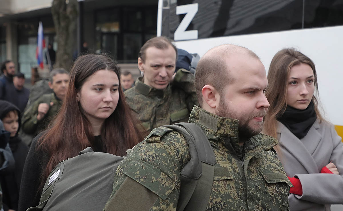 Российские мобилизованные у военкомата в Москве. Фото MAXIM SHIPENKOV/EPA/Scanpix/LETA