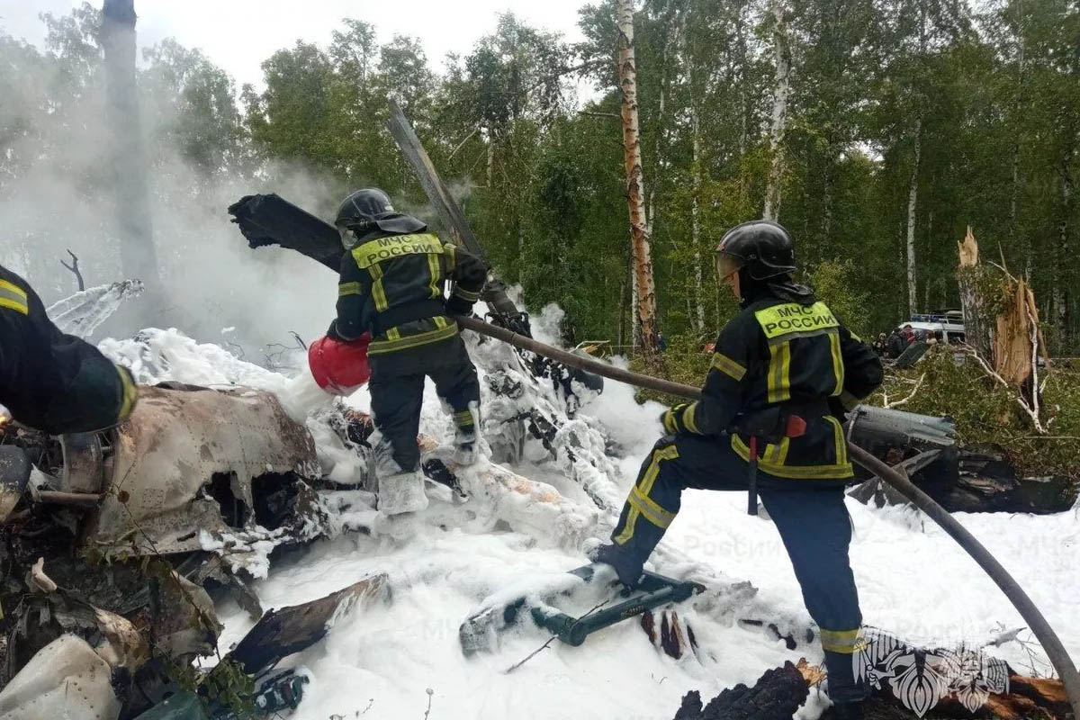 Место крушения вертолета Ми-8 в Челябинской области. Фото  ГУ МЧС России по Челябинской области