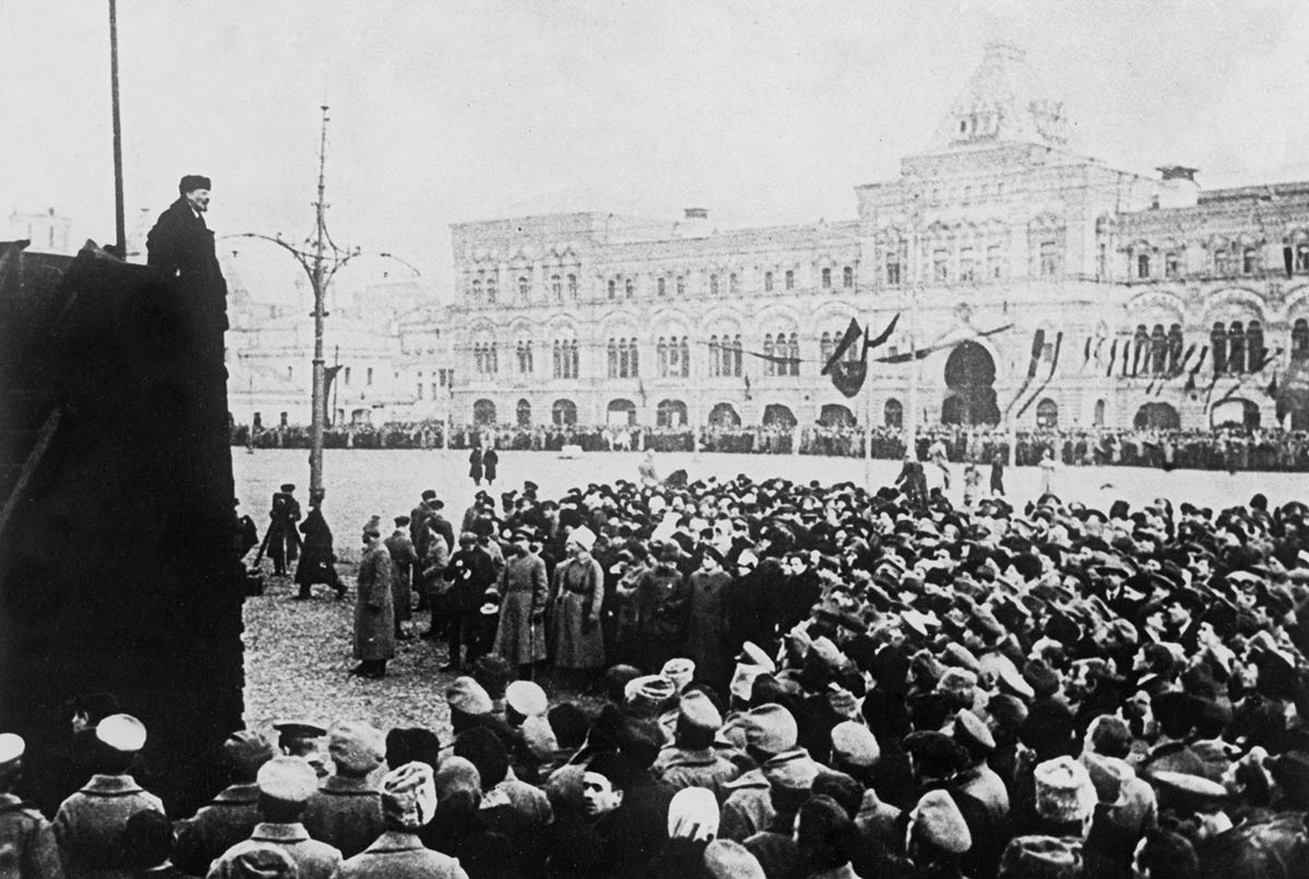 Выступление Ленина на Красной площади, 1917 год. Фото akg-images/Scanpix/Leta