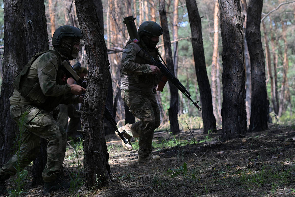 Бойцы российского огнеметного подразделения. Фото Evgeny Biyatov/IMAGO/SNA/Scanpix/Leta