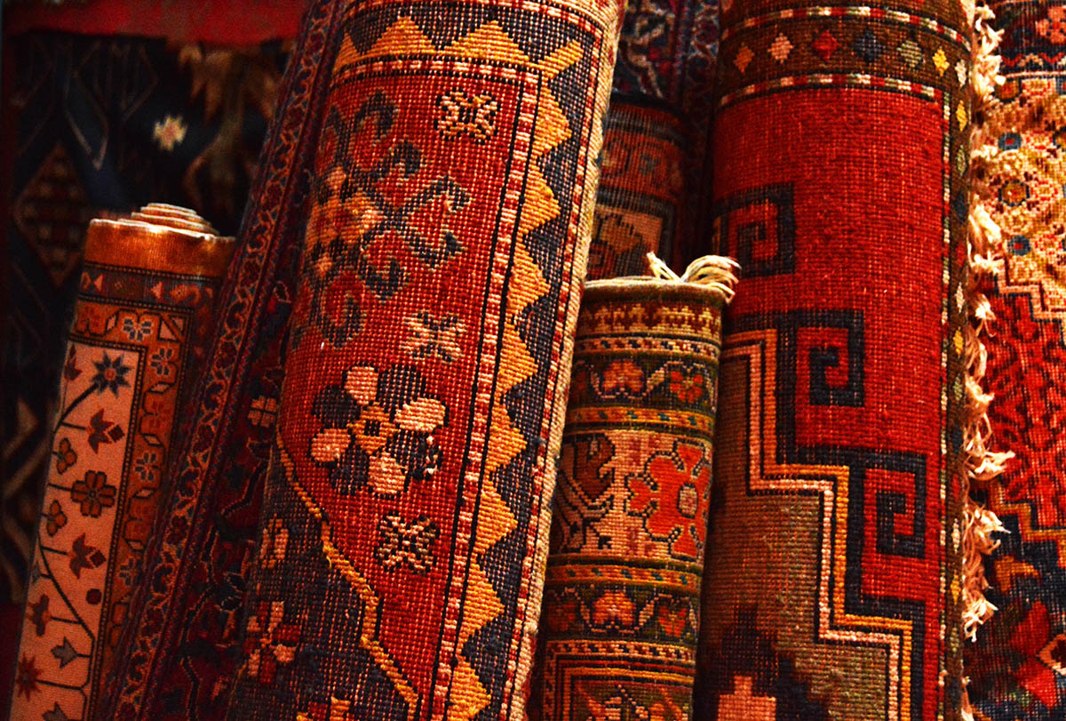 Традиционные армянские ковры. Фото Robert Levonyan /Unsplash