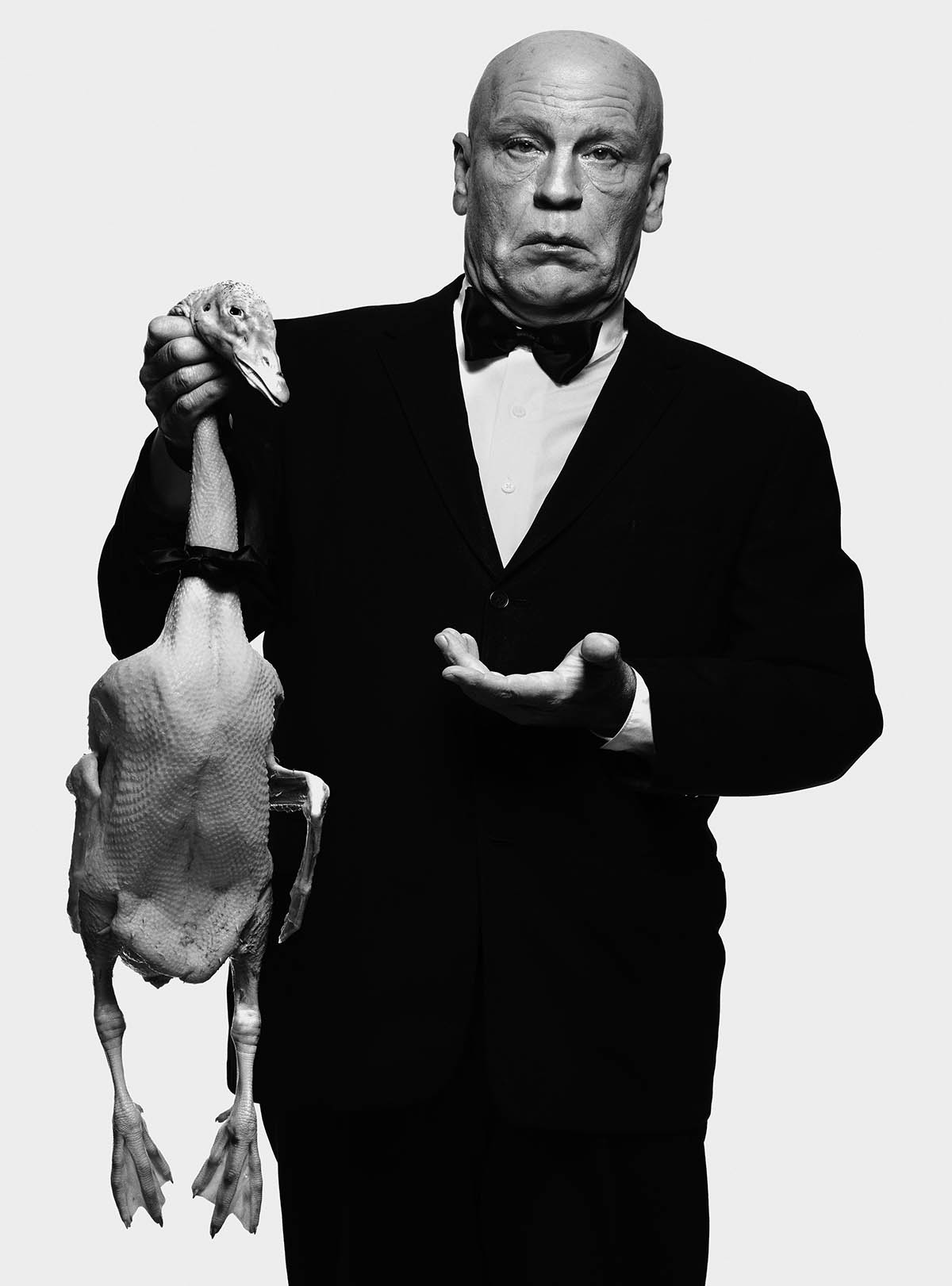 Albert Watson / Alfred Hitchcock with Goose, 1973. 2014. Фото Sandro Miller / Courtesy Gallery FIFTY ONE Antwerp