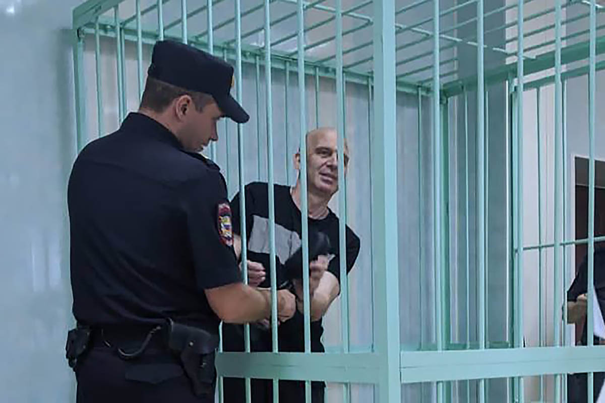 Михаила Афанасьев в суде в Абакане. Фото ИНФОРМБЮРО РТС/Telegram
