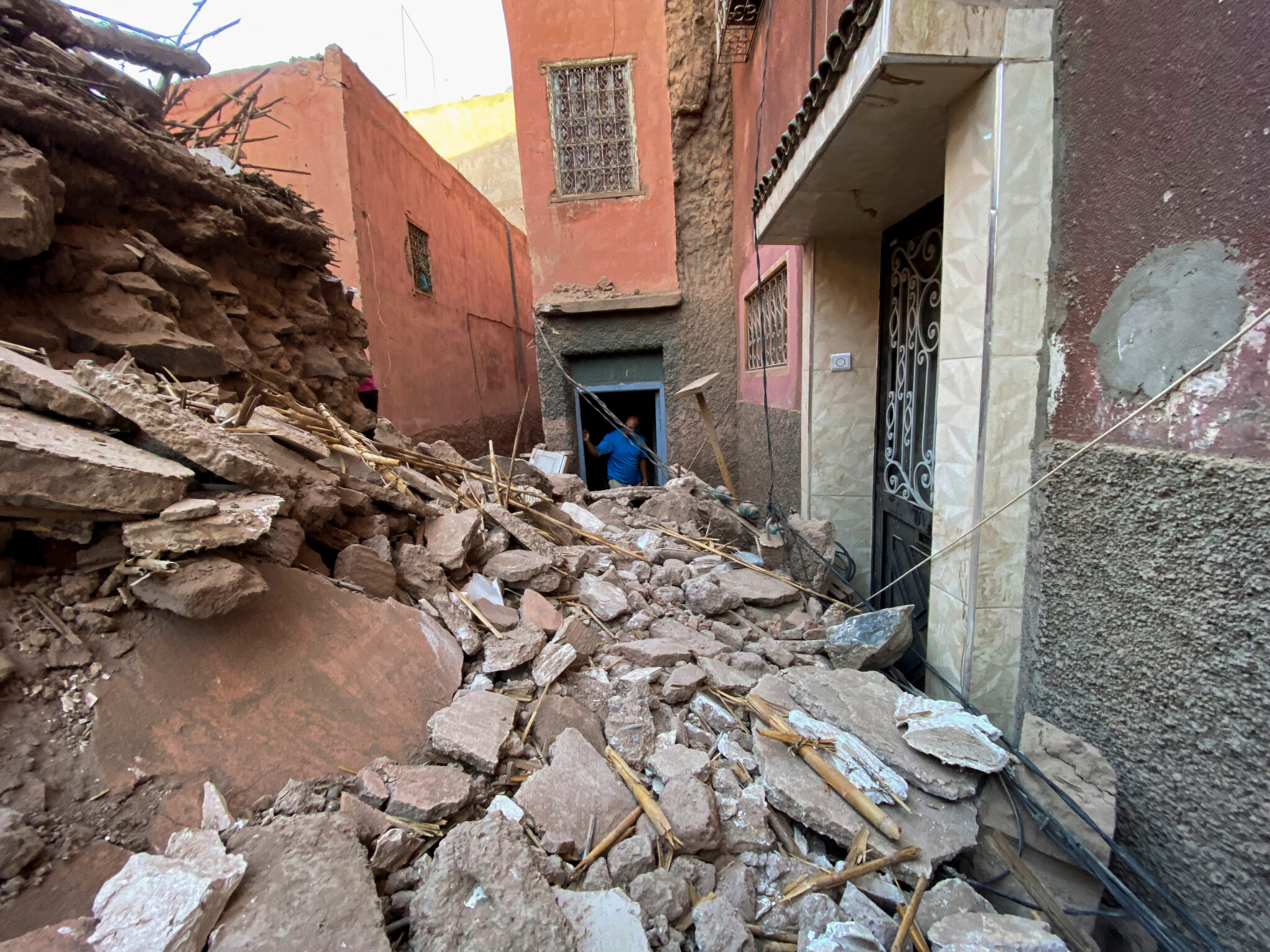 Последствия землетрясения в историческом центре Марракеша, Марокко, 9 сентября 2023 года. Фото REUTERS/Abdelhak Balhaki/Scanpix/LETA.