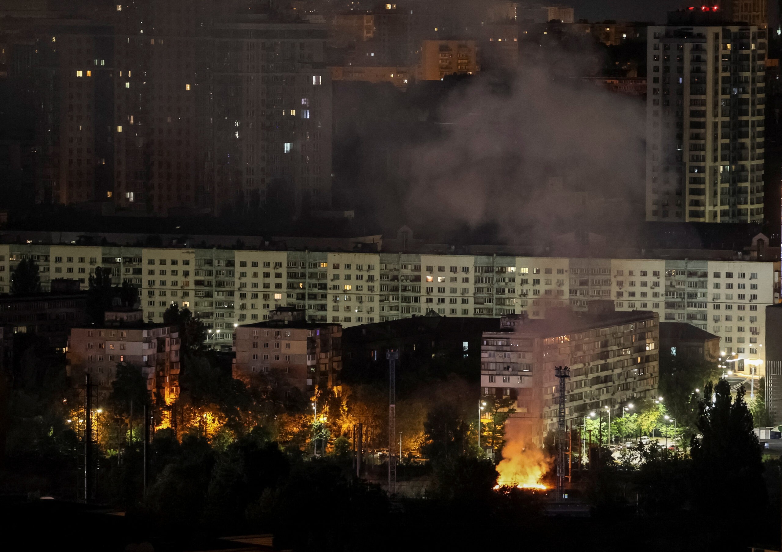 Последствия атаки беспилотников на Киев. Фото REUTERS/Gleb Garanich/Scanpix/LETA