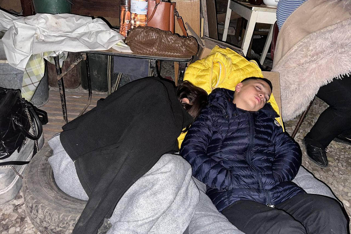 Мирные жители спят в подвале в Степанакерте, Арцах, 20 сентября 2023 года. Фото Уполномоченного по правам человека Арцаха/EPA/Scanpix/Leta
