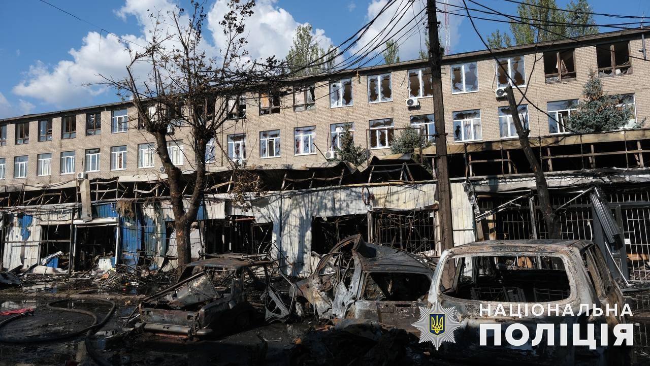 Рынок в Константиновке после обстрела. Фото Telegram-канал МВД Украины.