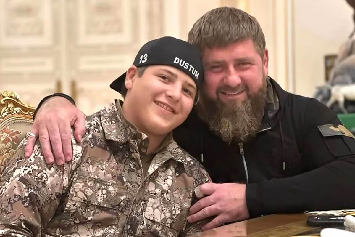 Адам Кадыров и Рамзан Кадыров. Фото adam_benoevsky_k13/Instagram