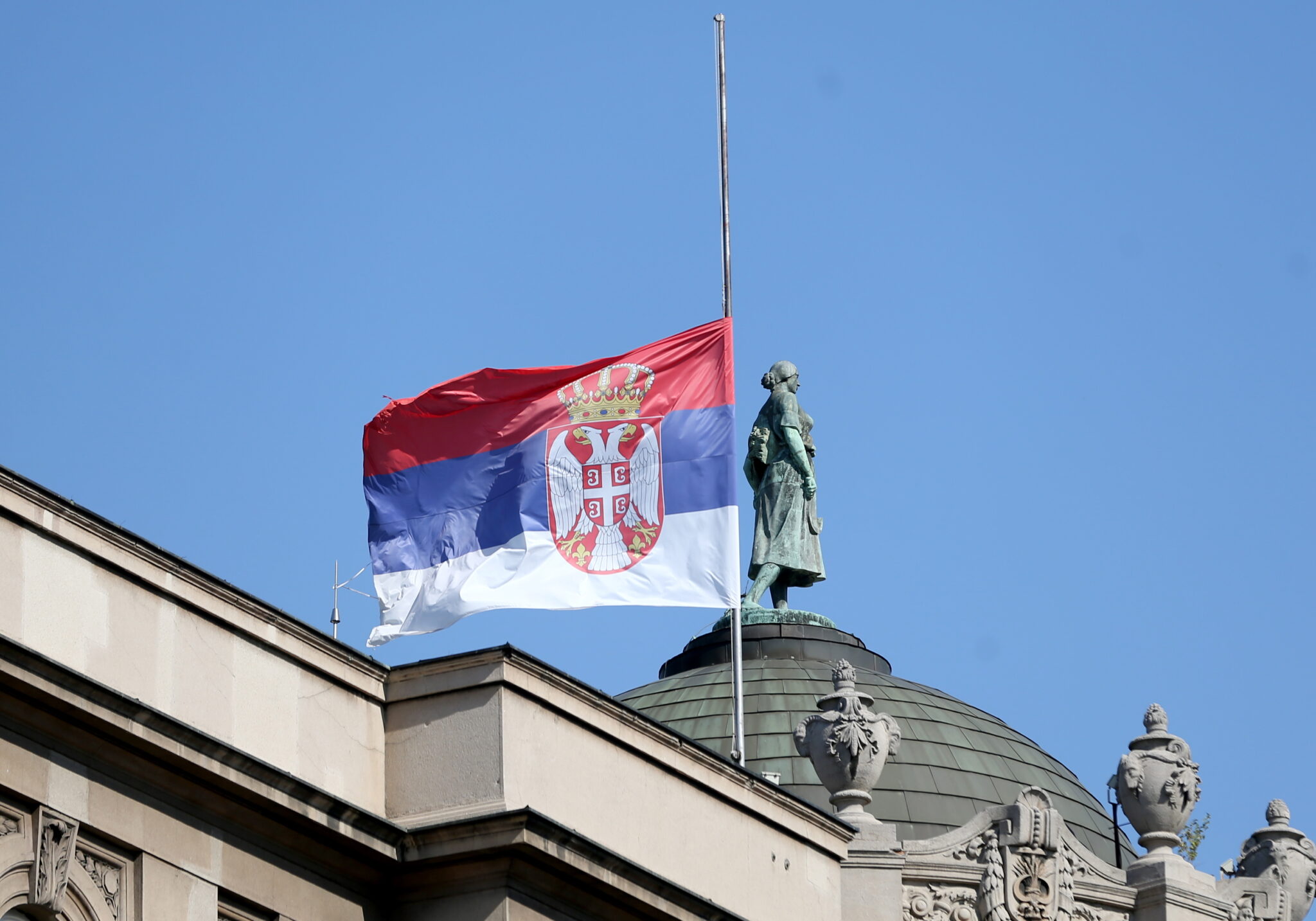 Флаг Сербии. Фото Andrej Cukic / EPA / Scanpix / LETA