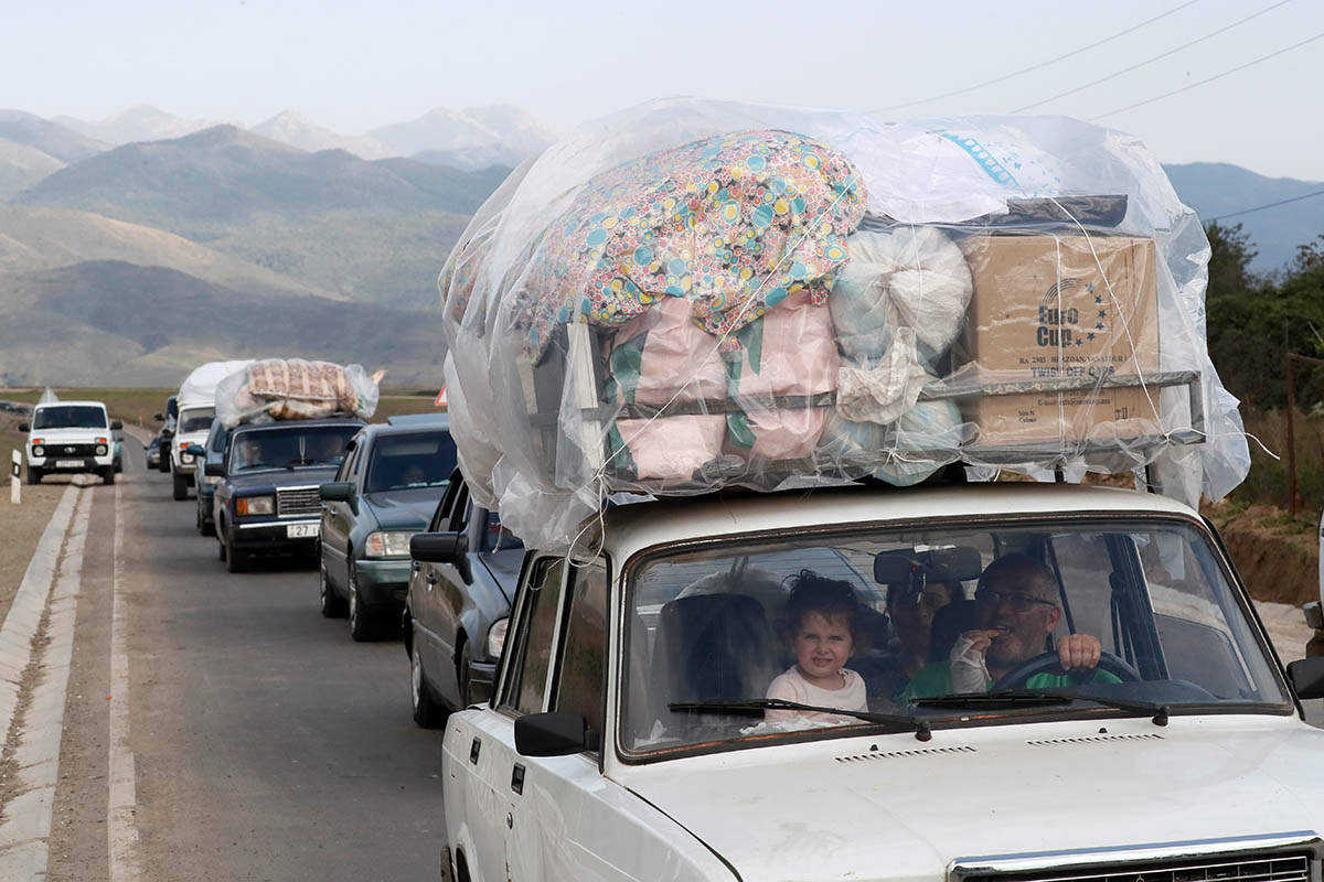 Беженцы из Нагорно-Карабахского региона. Фото IANATOLY MALTSEV/EPA/Scanpix/Leta