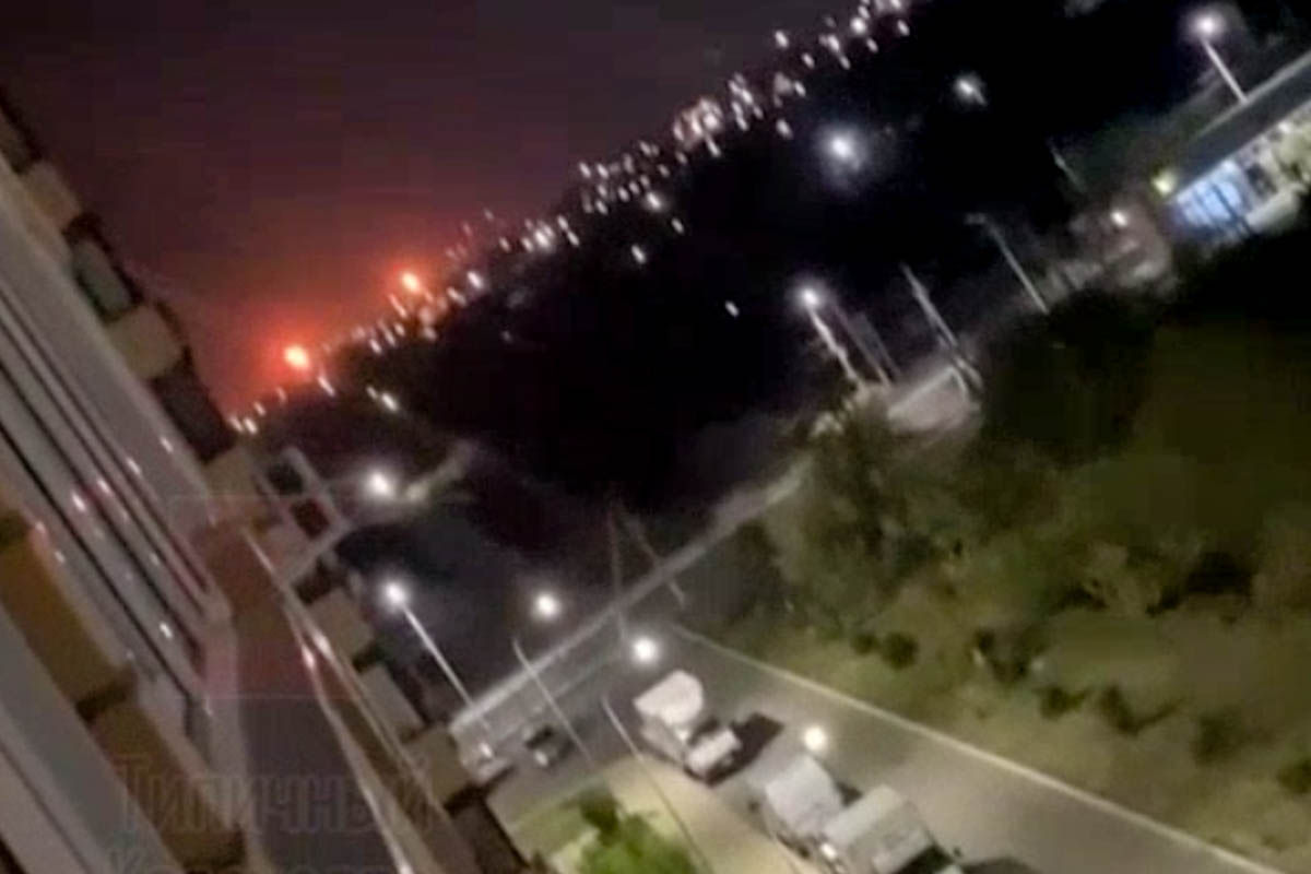 Пожар на Афипском НПЗ в ночь на 29 октября 2023 года. Скриншот из видео телеграм-канала «Типичный Краснодар».