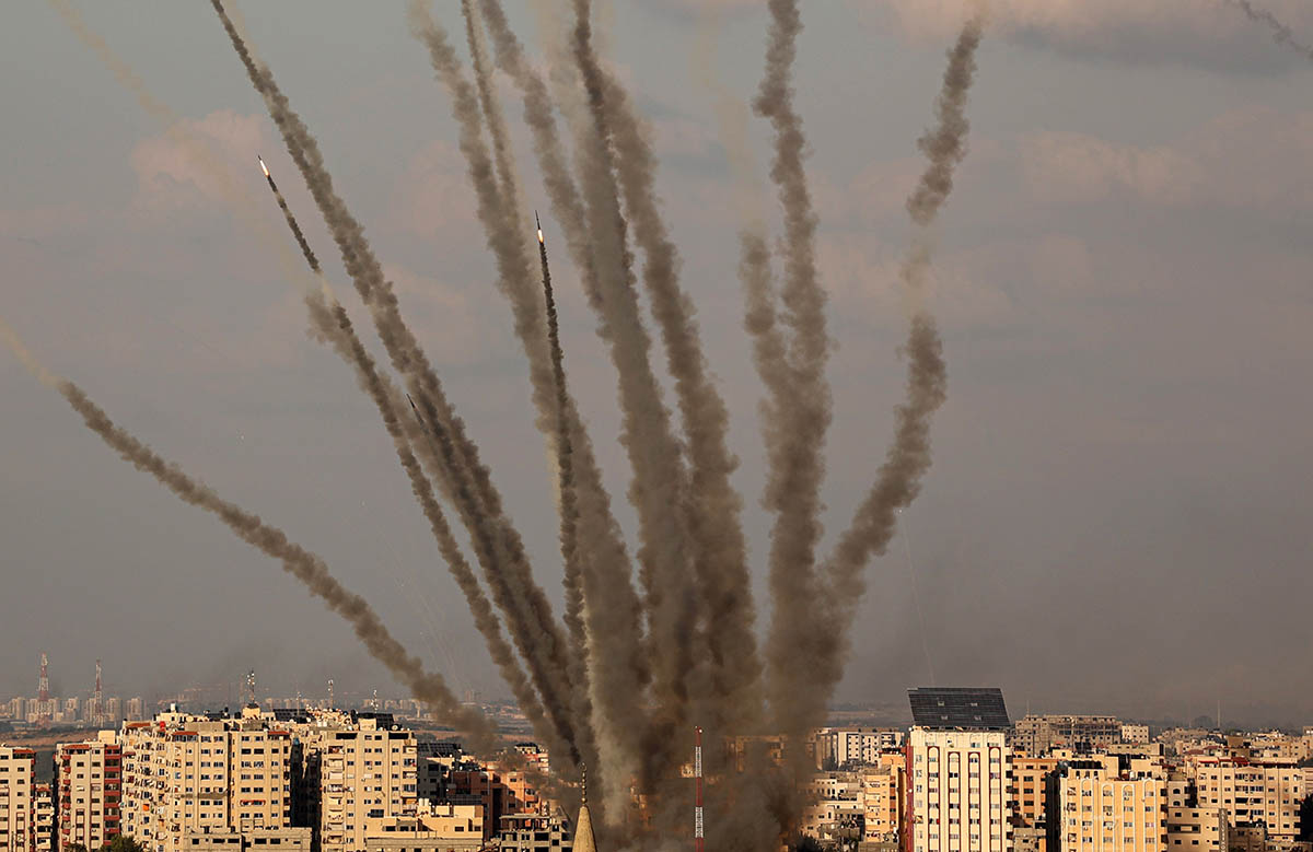 Палестина запускает ракеты в ответ на авиаудары Израиля, 10 октября 2023 года. Фото Ahmed Zakot/ZUMA Press/Scanpix/LETA